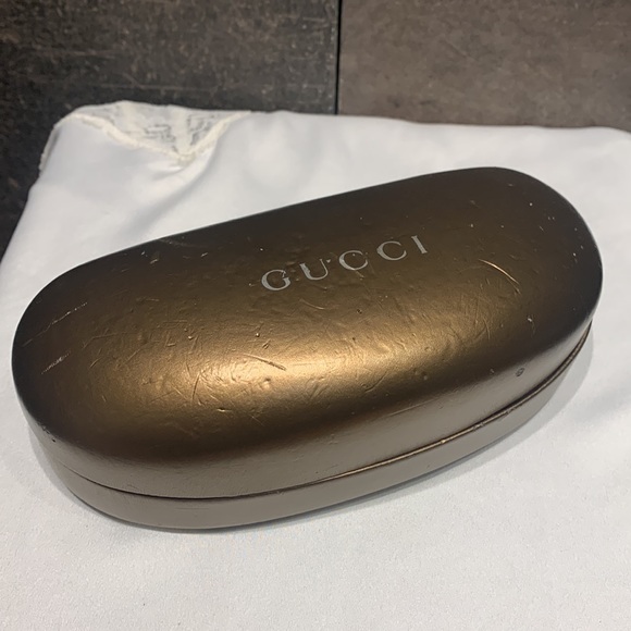 Authentic Gucci Sunglasses with cover - Picture 8 of 8